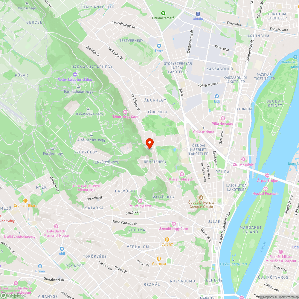 Budapest III. Máramaros köz 11. előtti kátyú bejelentés helye