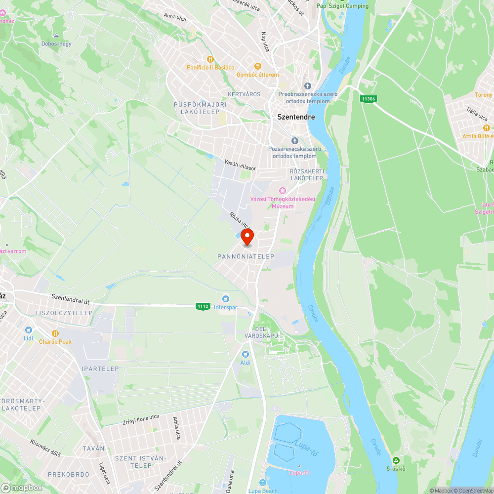 A Gyöngyvirág utca 15. - 17. szám magasságában több kátyú bejelentés helye