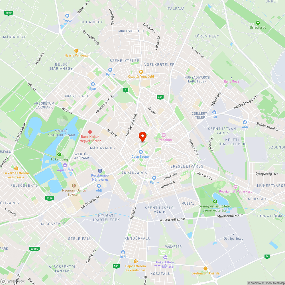 Dohányzás a bejáratnál (?) bejelentés helye