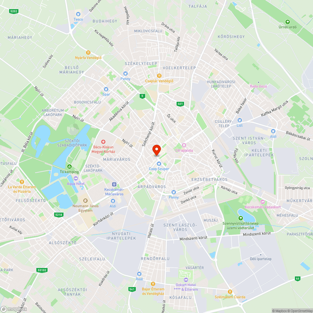 Törött, műanyag kerítéselem a belvárosban bejelentés helye