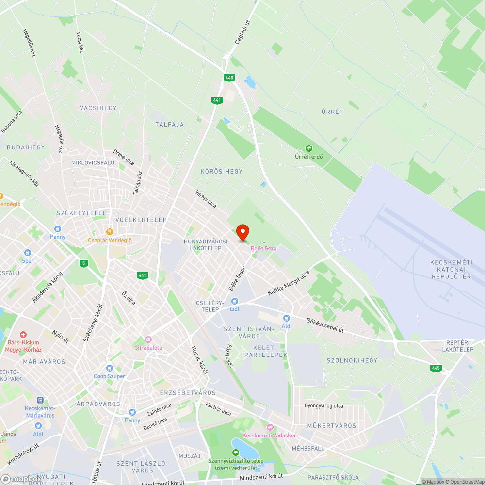Alig látszó és eltakart KRESZ táblák bejelentés helye