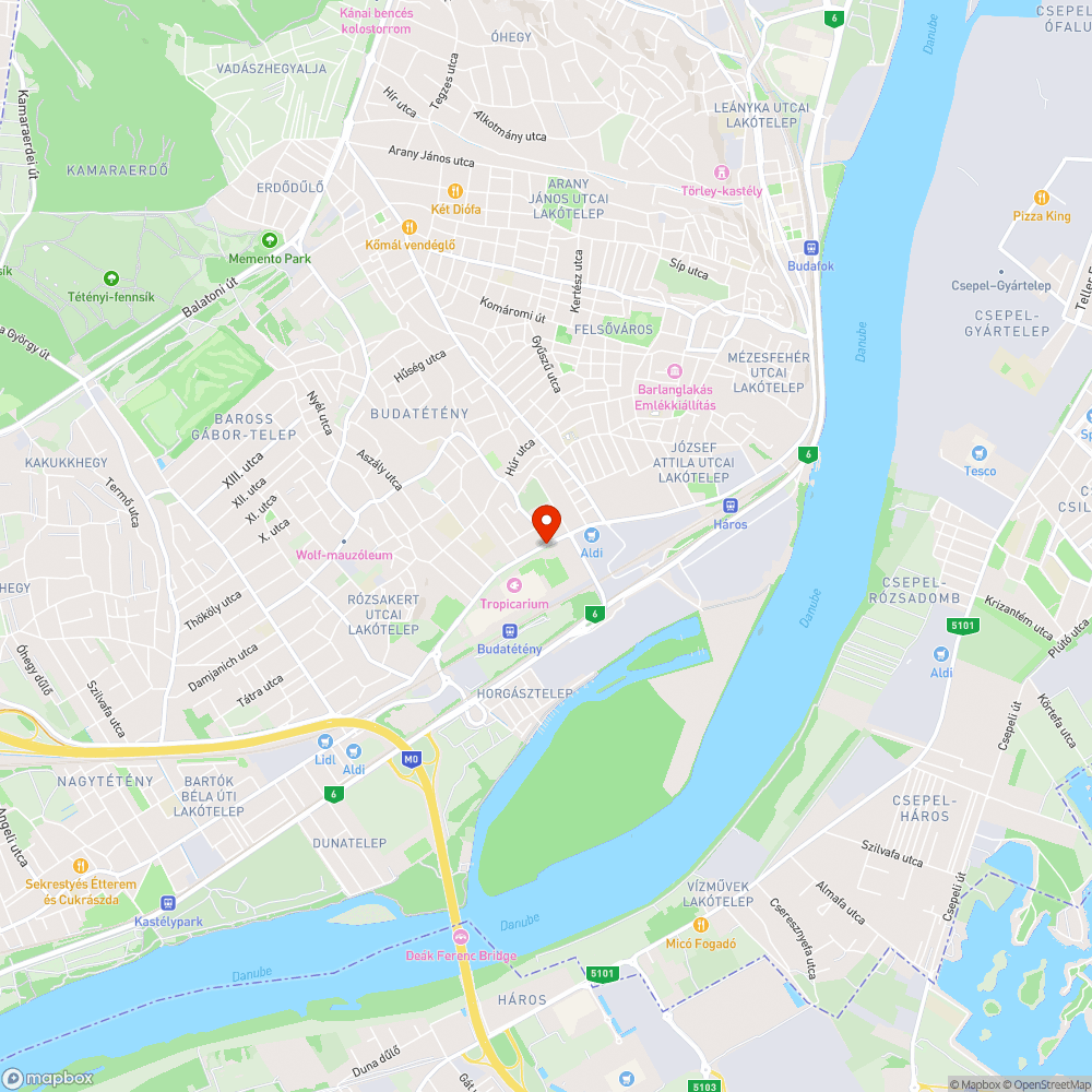 Mozgó, nyikorgó buszmegálló tábla bejelentés helye