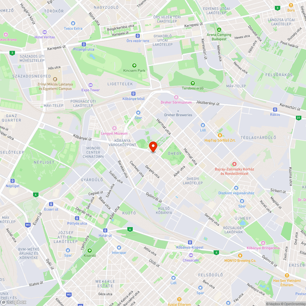 összetört autó a füvön bejelentés helye