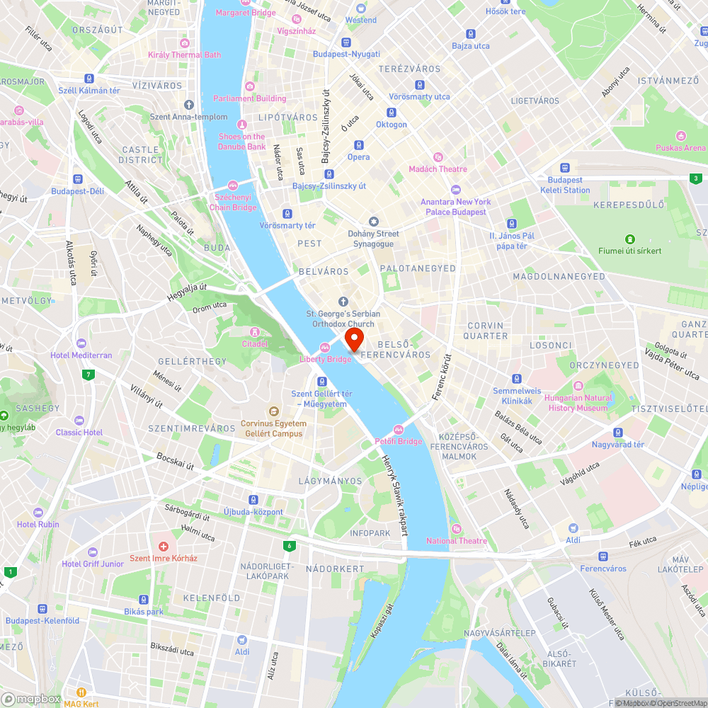 Fellazult térkőburkolat a Fővám tér és a Bálna közötti sétányon bejelentés helye