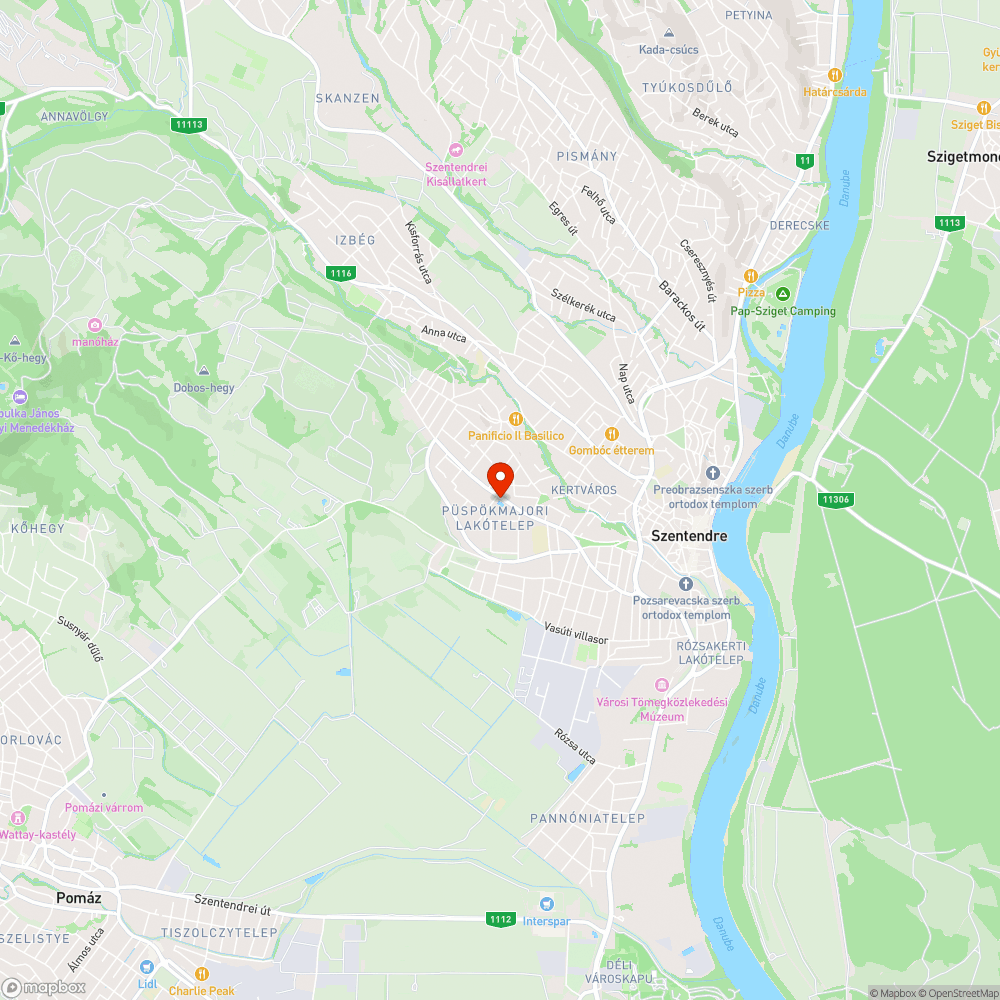 Üres uszoda, megtelt szekrények bejelentés helye