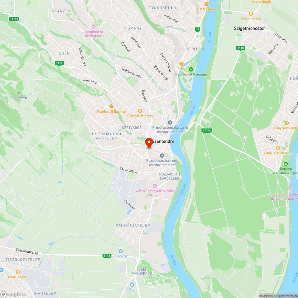 Méretes kátyú a nagyparkoló bejáratánál bejelentés helye