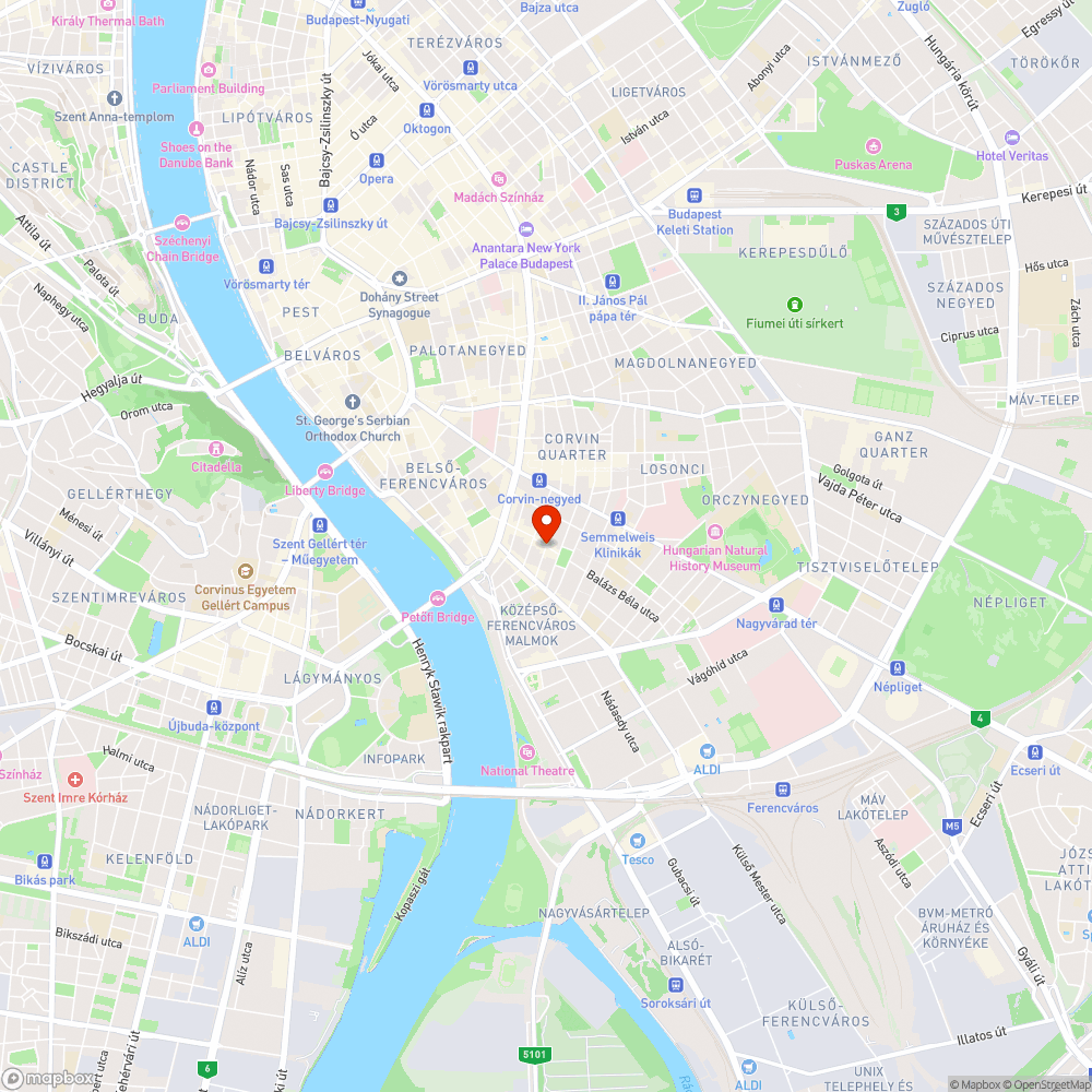 Olvashatatlanul kicsi betűk a táblákon bejelentés helye