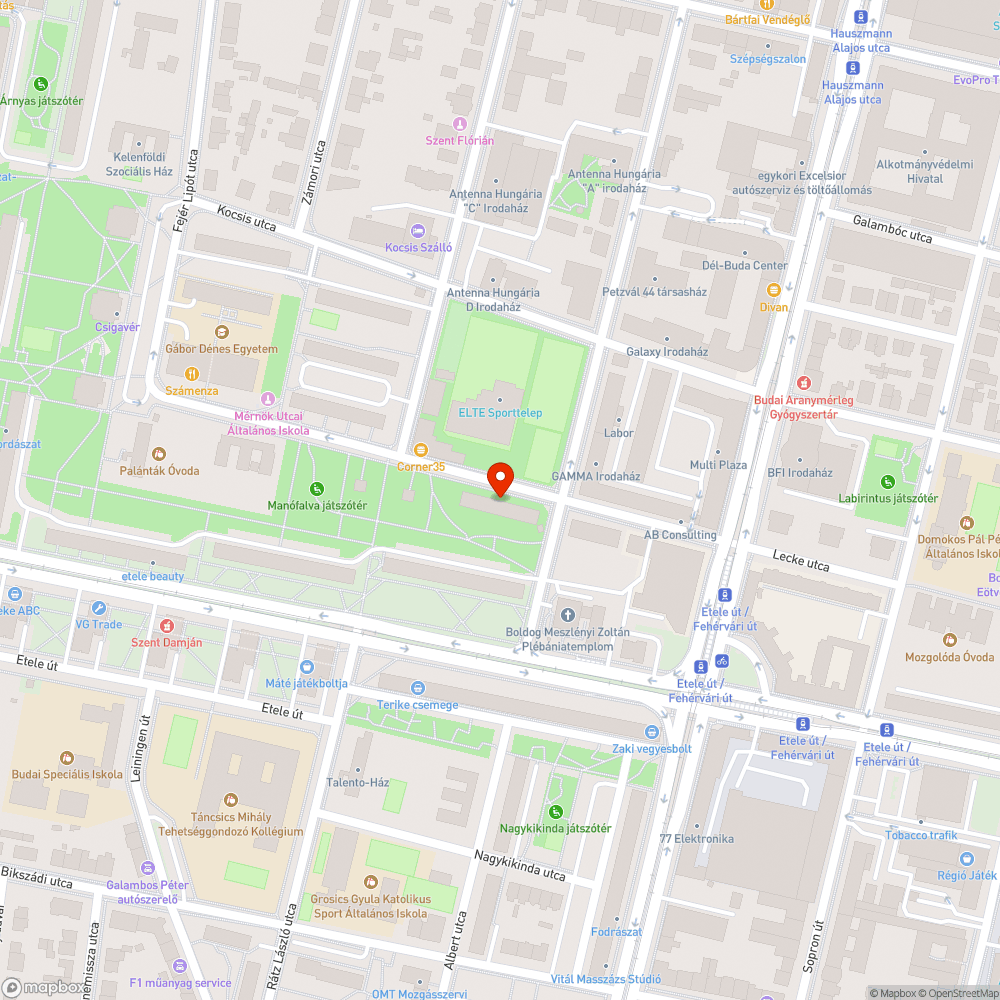 Szemetes park, egyenetlen lépőlapok, veszélyes útszakasz bejelentés helye