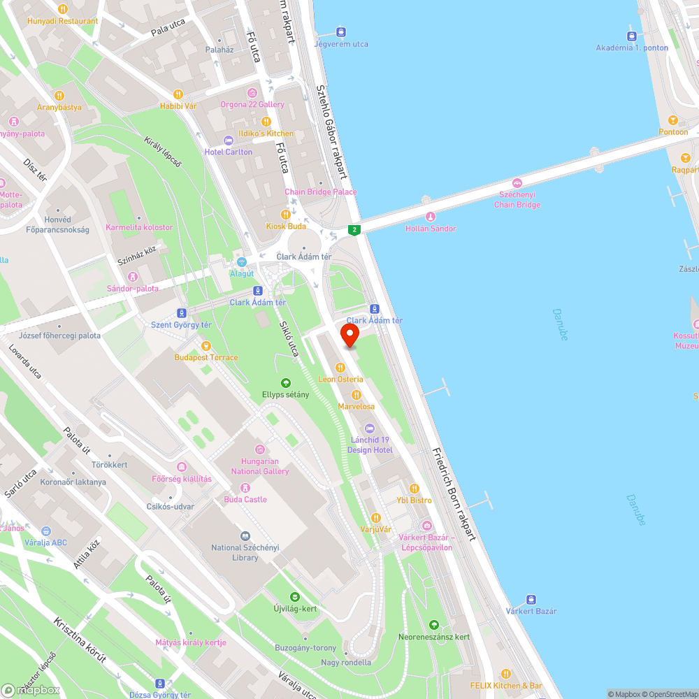 Útszűkület tábla a kerékpársávra esve bejelentés helye