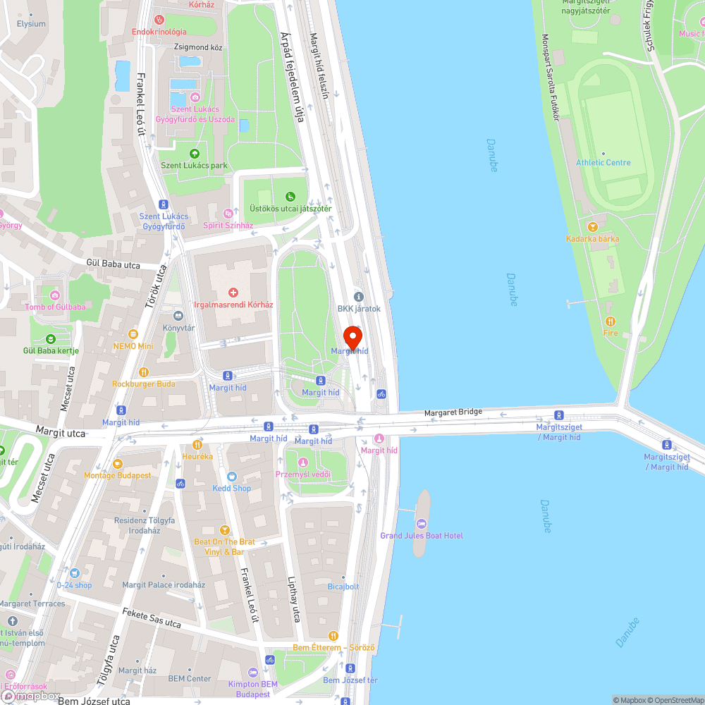 Zebrára, kerékpárútra beragadó autók bejelentés helye