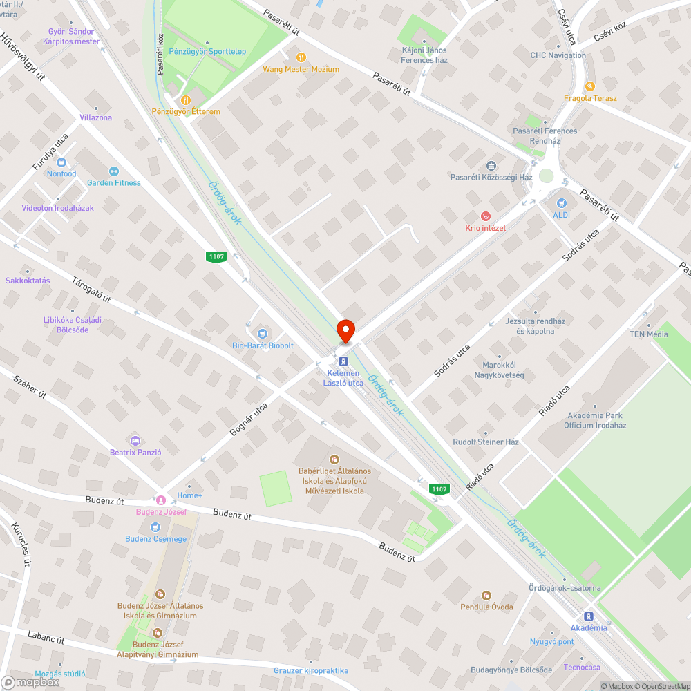 Összefirkált információs tábla bejelentés helye