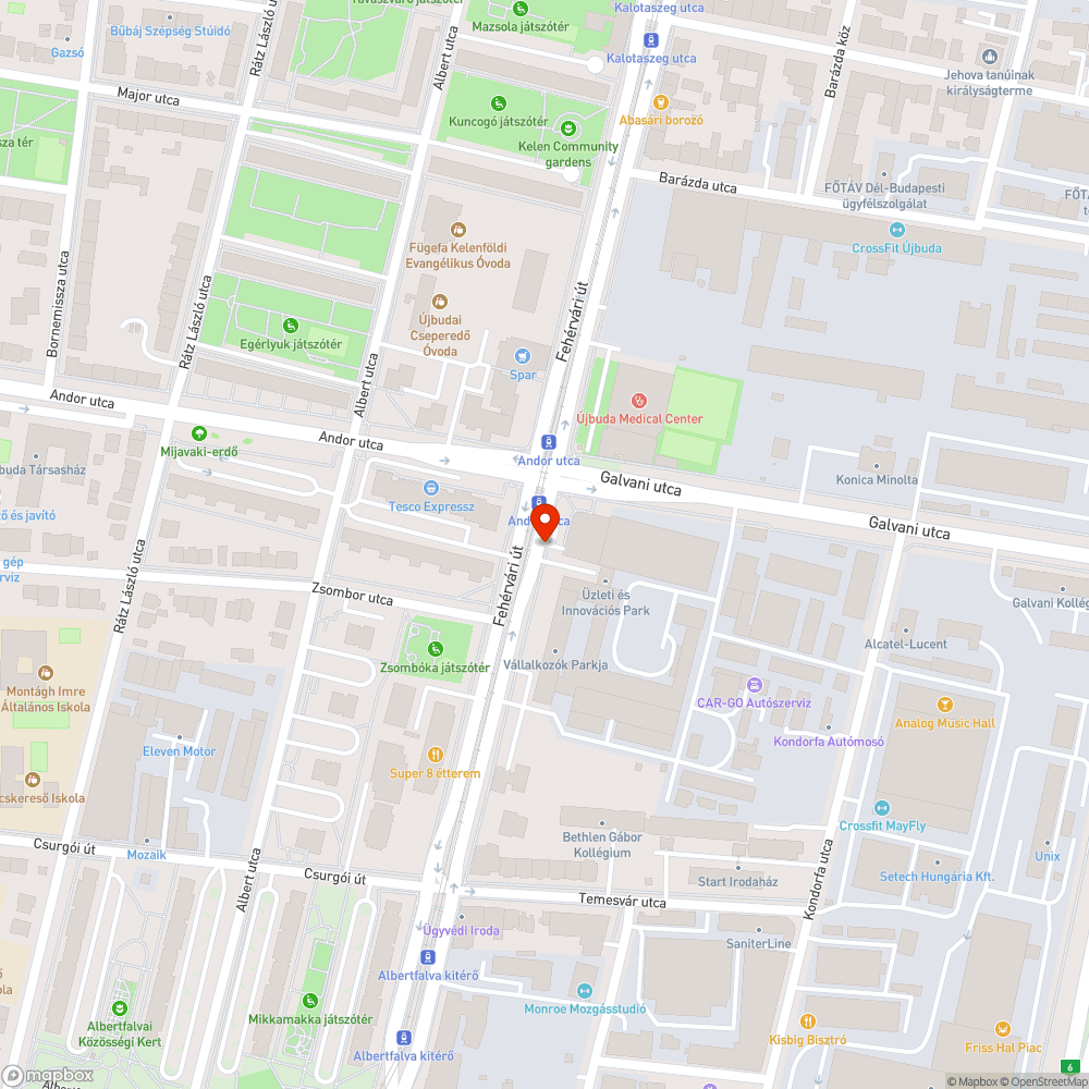 Rossz kialakítás miatt folyamatosan beparkolt járda bejelentés helye