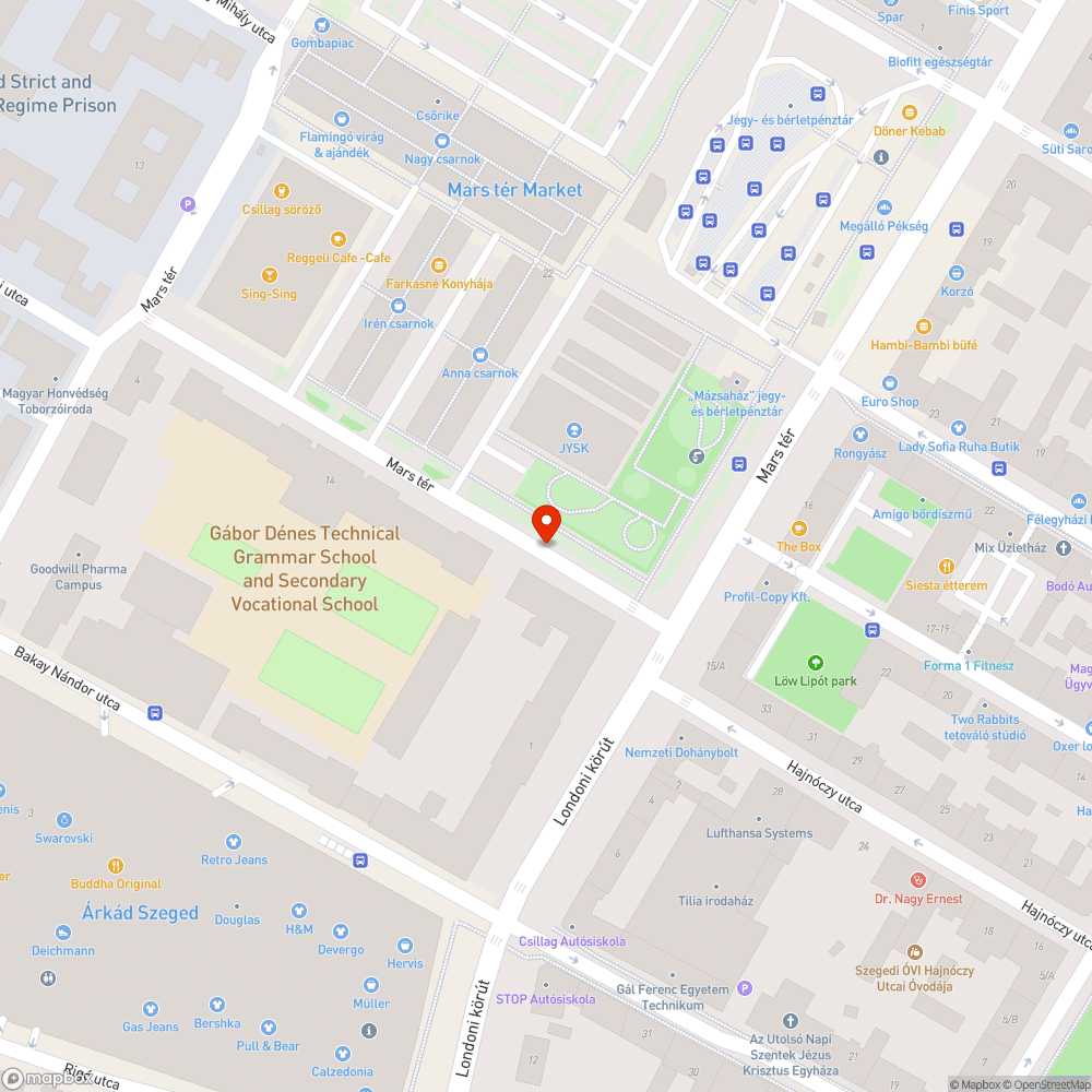 Hiányzó tűzcsap fedél és tele is van szeméttel - Mars tér 14. bejelentés helye