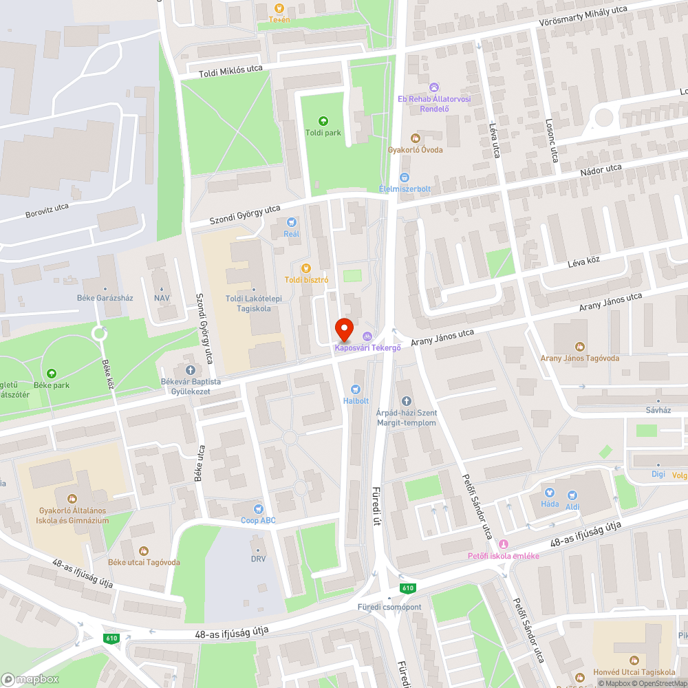 Közlekedési tábla takarásban faágak által bejelentés helye