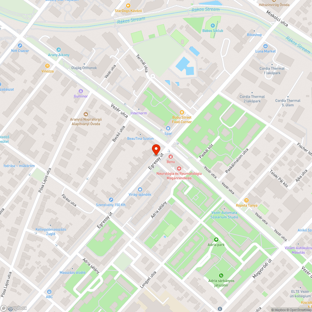 Fehér eperfa termése a megállóban bejelentés helye