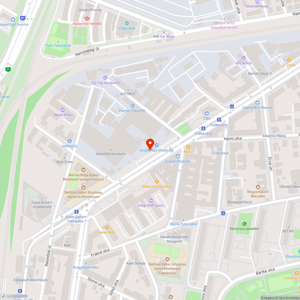 Kocsiszín előtt ácsorgó Suzuki bejelentés helye