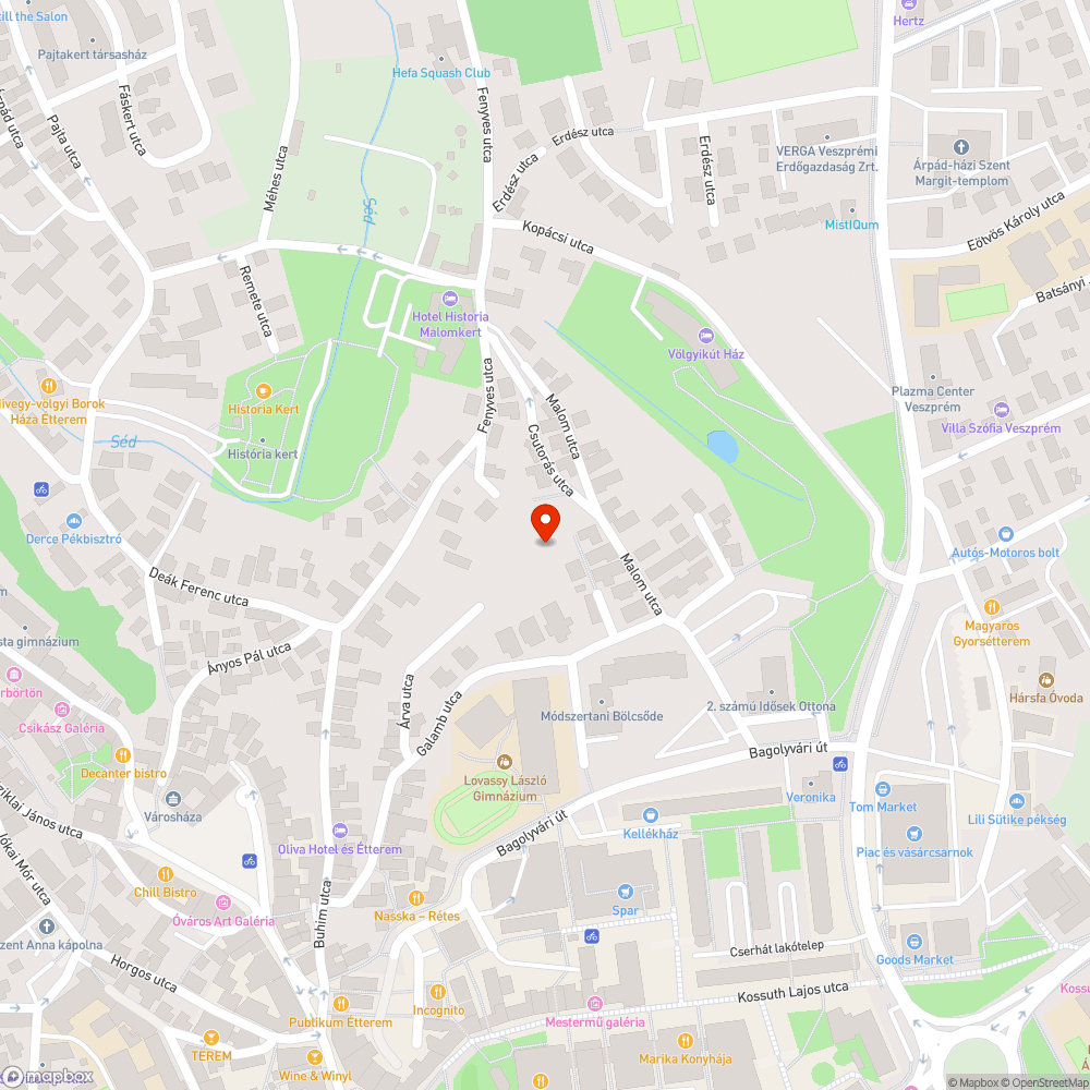 Látszólag értelmetlenül lezárt gyalogos utca bejelentés helye