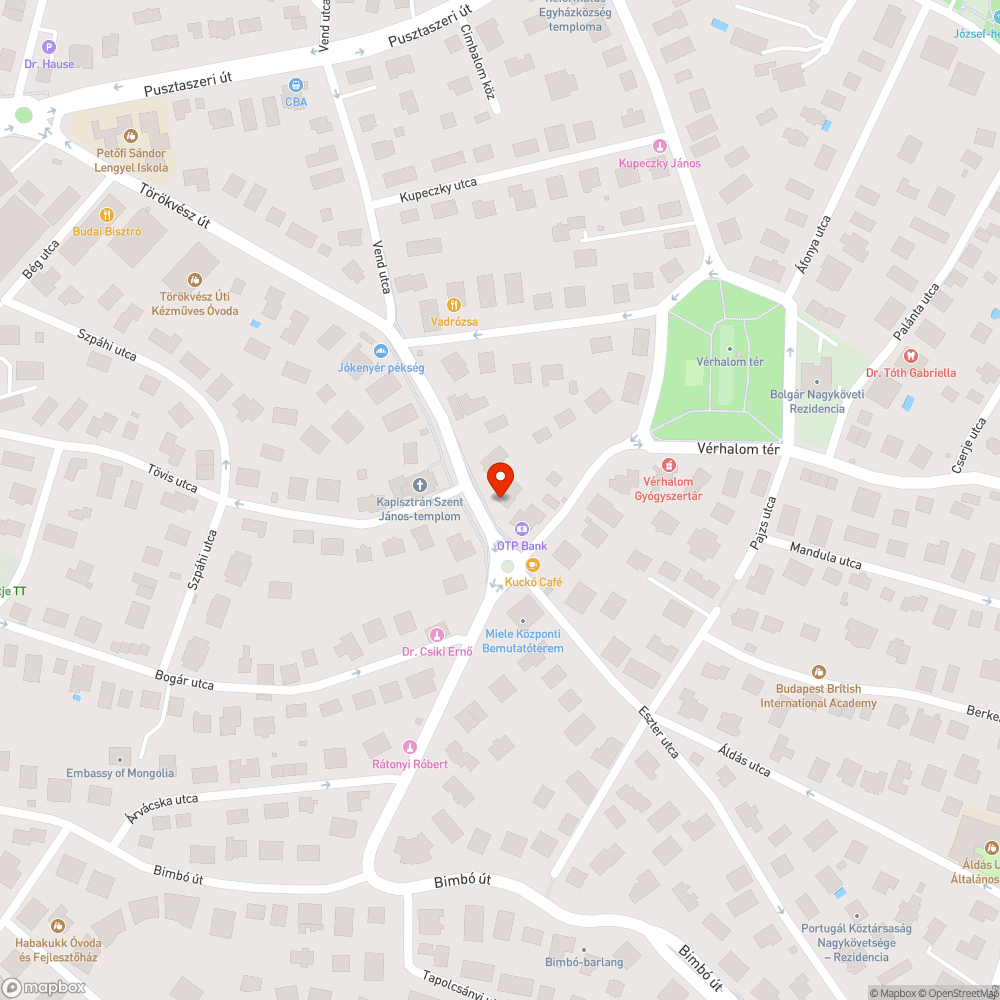 Rendszám nélküli robogó a járdán bejelentés helye