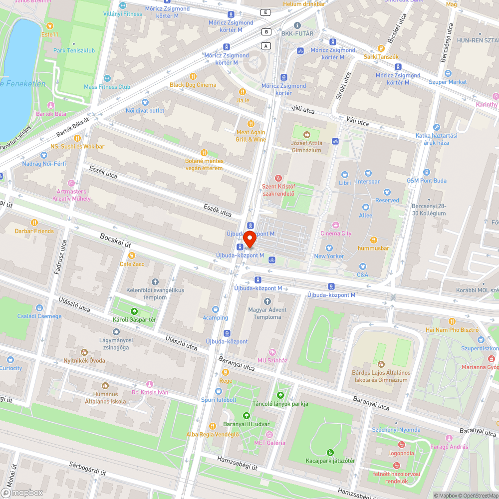 Madarak a dróton a gyalogos átkelőhely fölött bejelentés helye