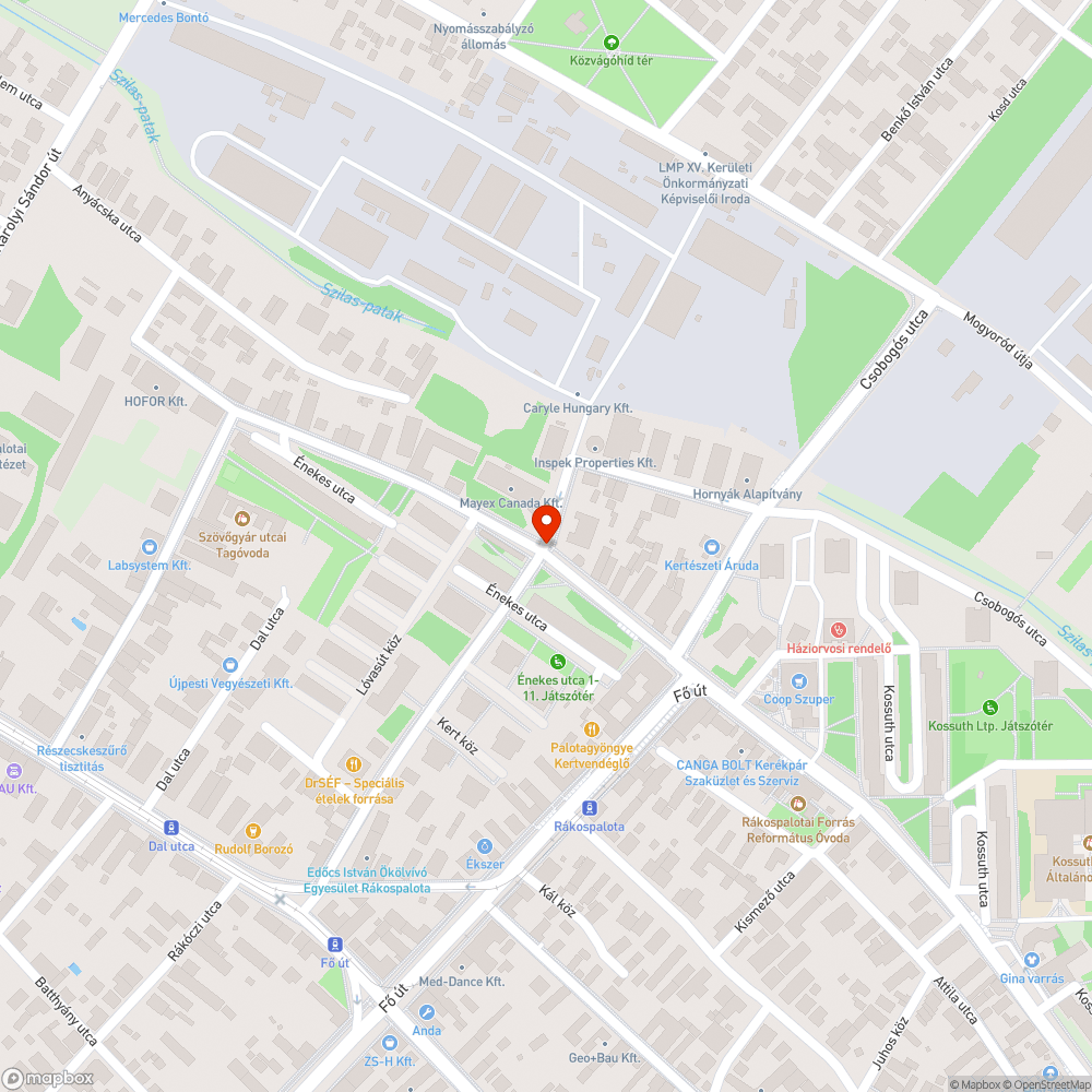 Lyukas aknafedél a buszmegállóban bejelentés helye