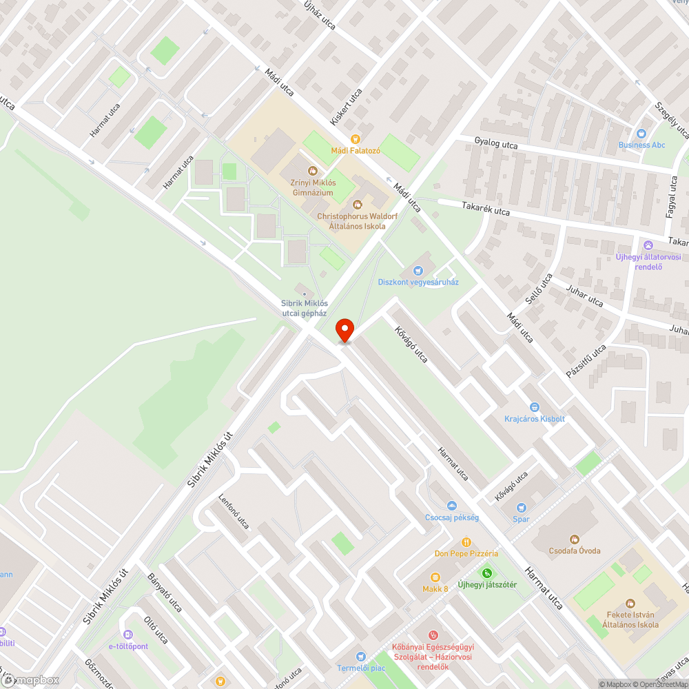 Teljesen elfordult, sérült, rongált tábla bejelentés helye