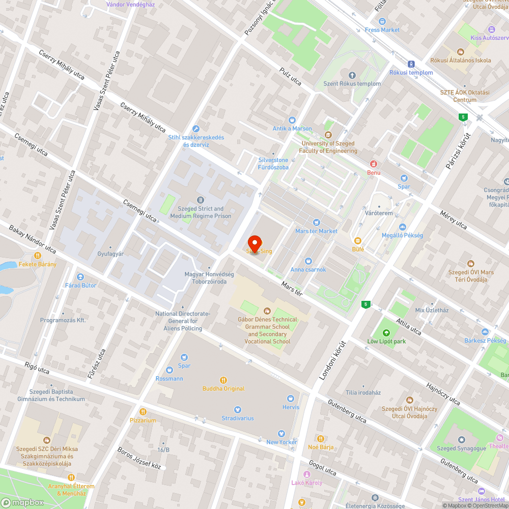 Megdőlt, éles végű pollerek - Mars tér, Sing-sing előtt bejelentés helye