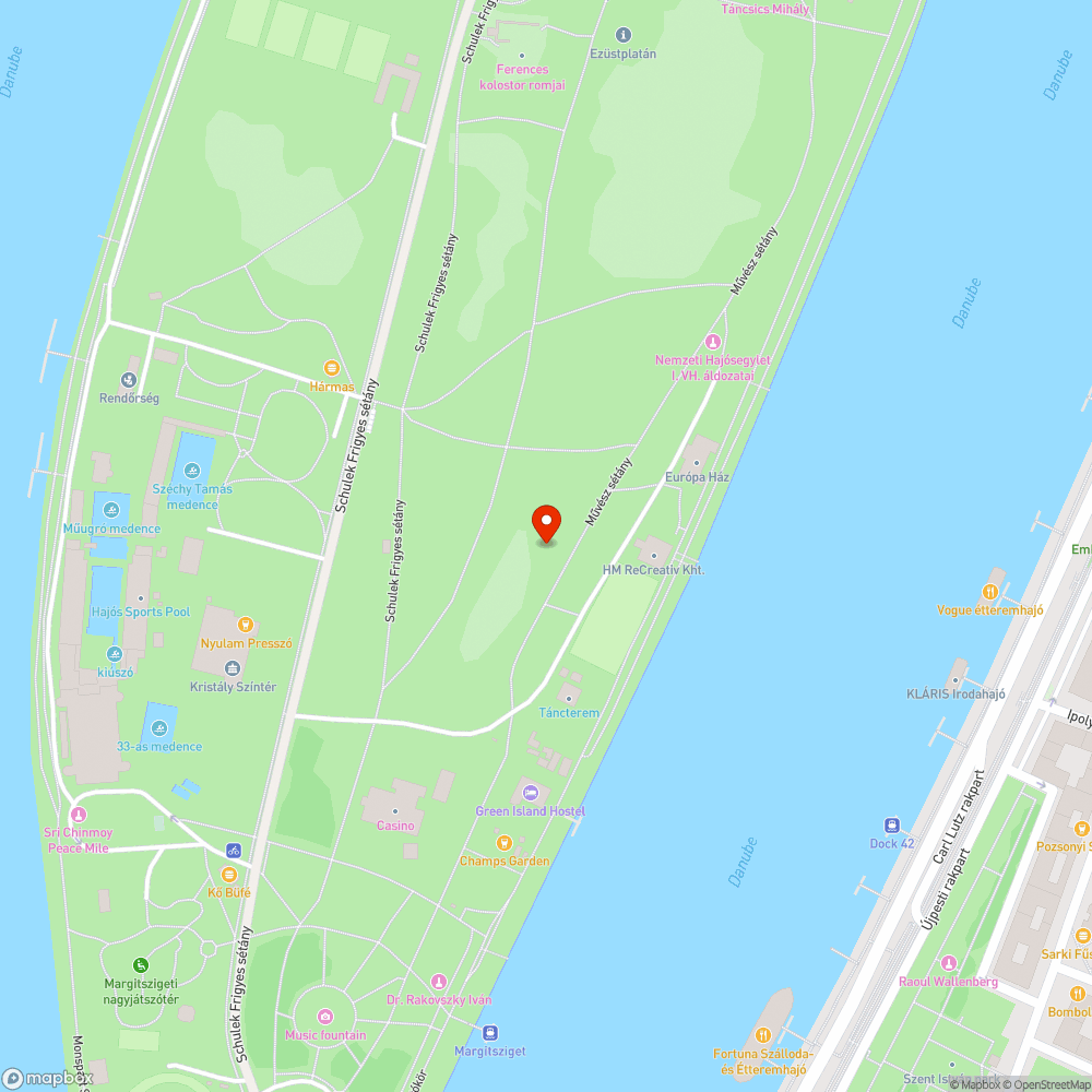 kiszáradt, kitaposott fű a Margit-sziget déli részén bejelentés helye