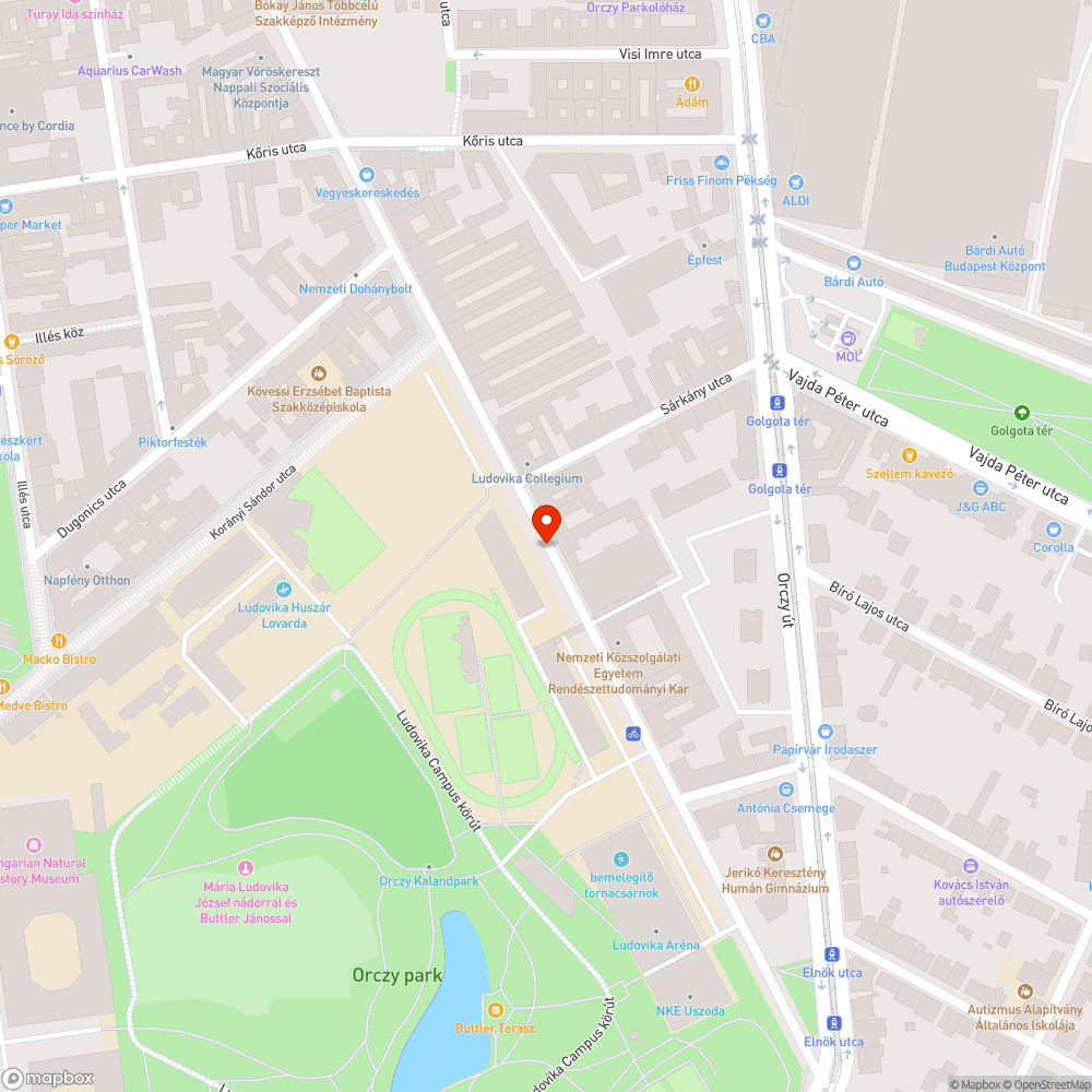 Rendszám nélküli, félig a járdán parkoló jármű bejelentés helye