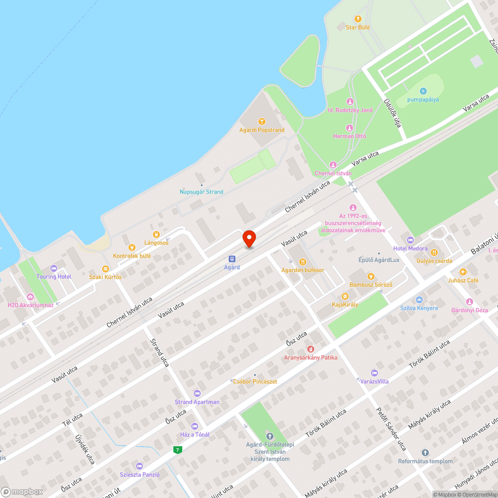 Agárd vasútállomáson utastájékoztató hibás bejelentés helye