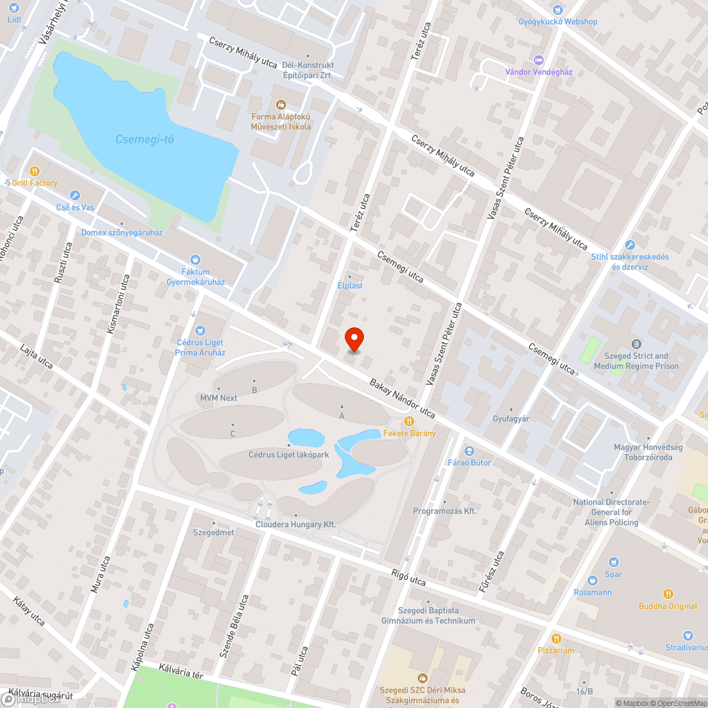 Kátyúk a fedlap mellett - Bakay Nándor u. 15. bejelentés helye