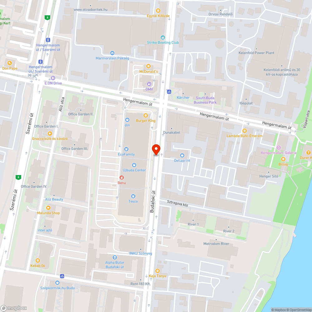 zöld szemetes zsákok a buszmegállóban bejelentés helye