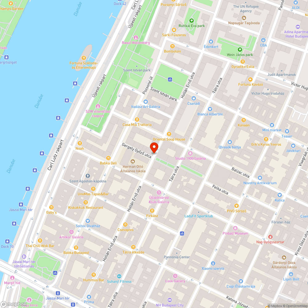 Kidöntött oszlop táblával, szemetessel bejelentés helye