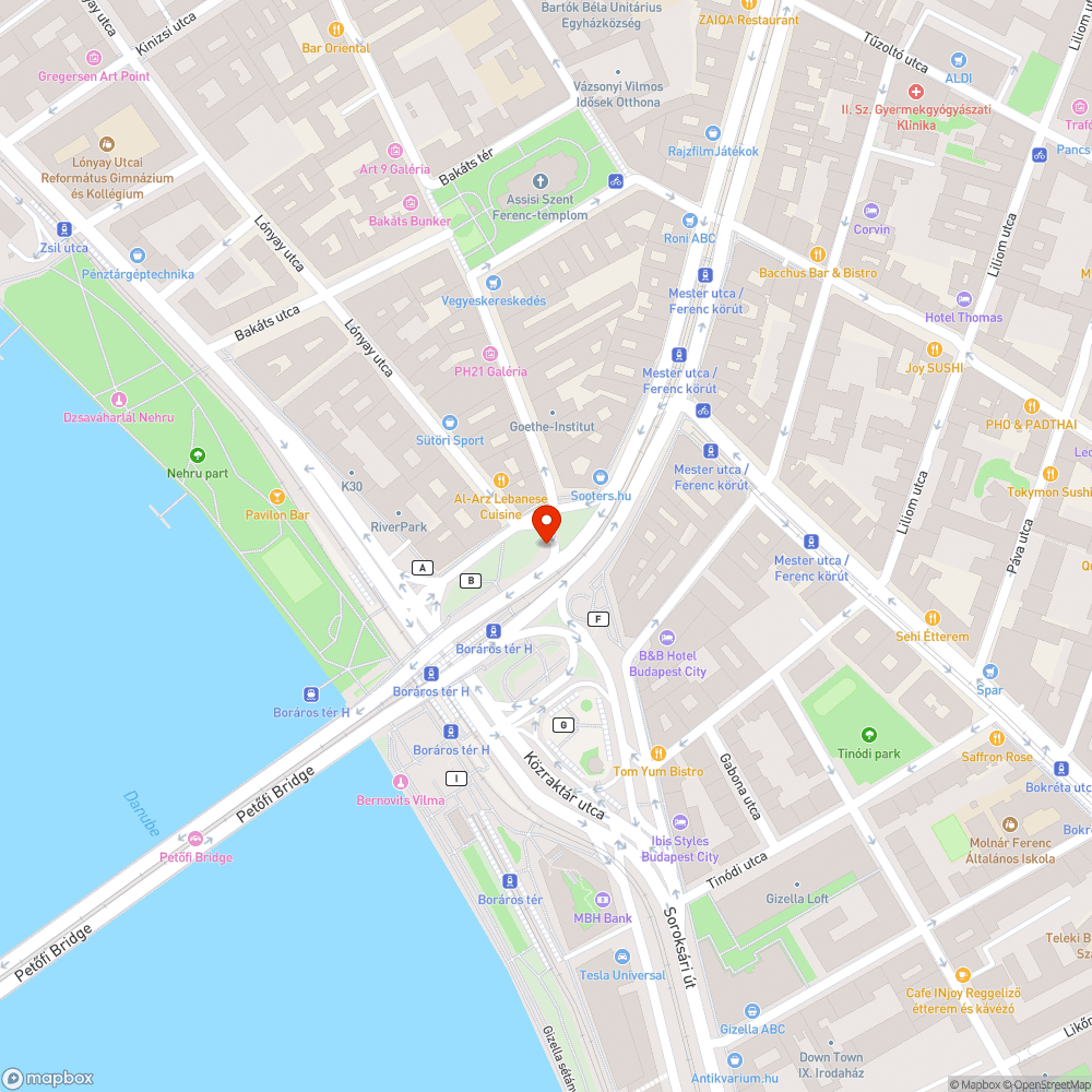 Elsőbbségadást jelző tábla el van forgatva bejelentés helye