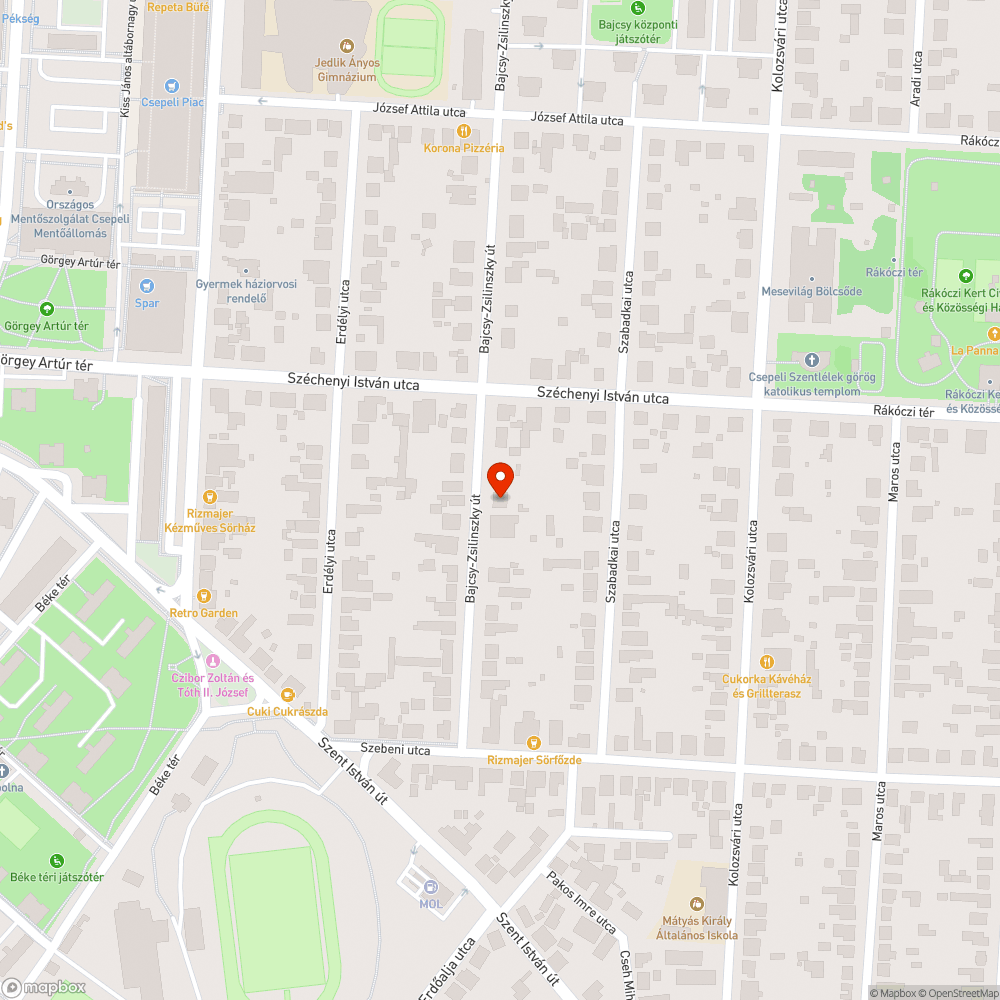 Út és a járdaszegély között akácfa nőtt bejelentés helye