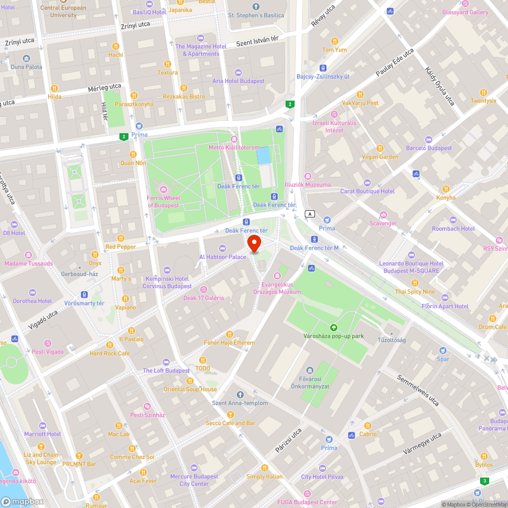 Elvitték a padot a Fashion Streetről bejelentés helye