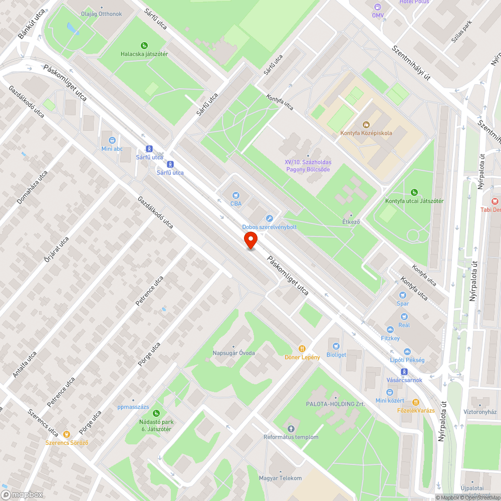 Elhagyott jármű a zsúfolt parkolóban bejelentés helye