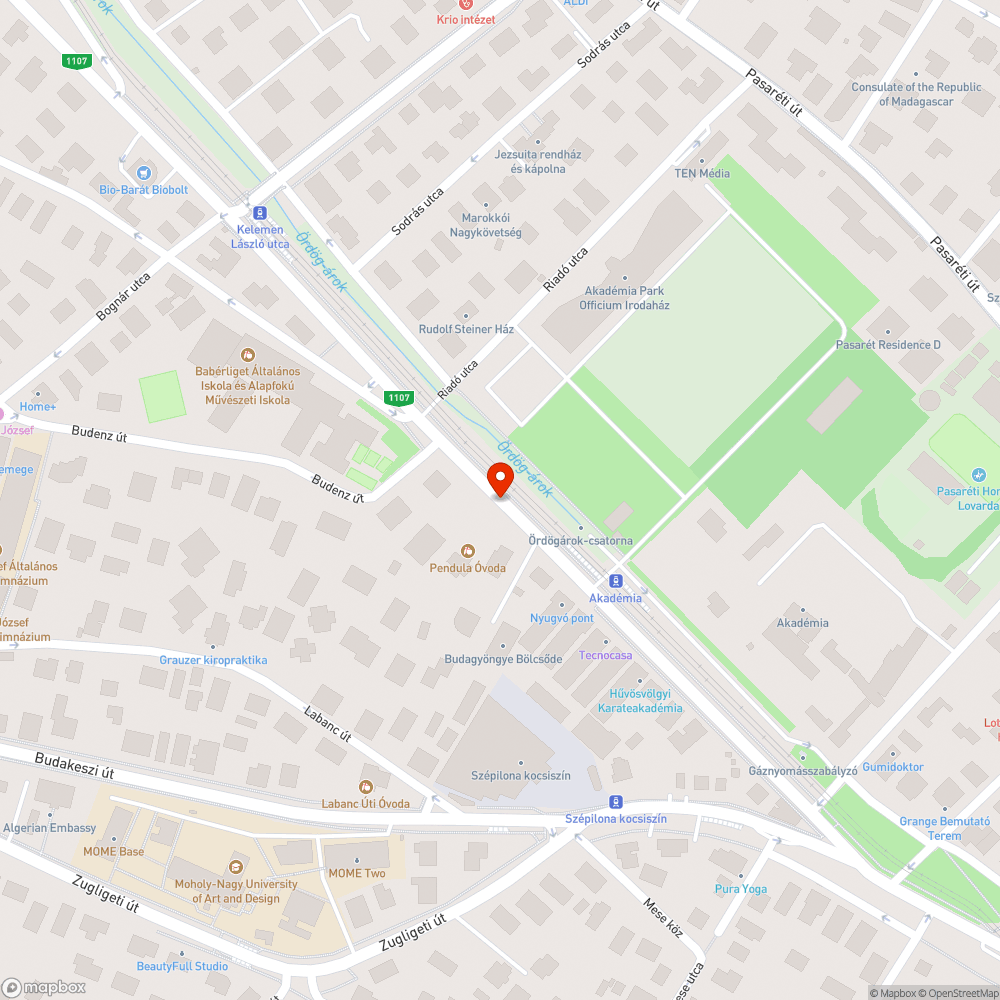 Szétesett korlátok, üvegszilánkok az úttesten bejelentés helye