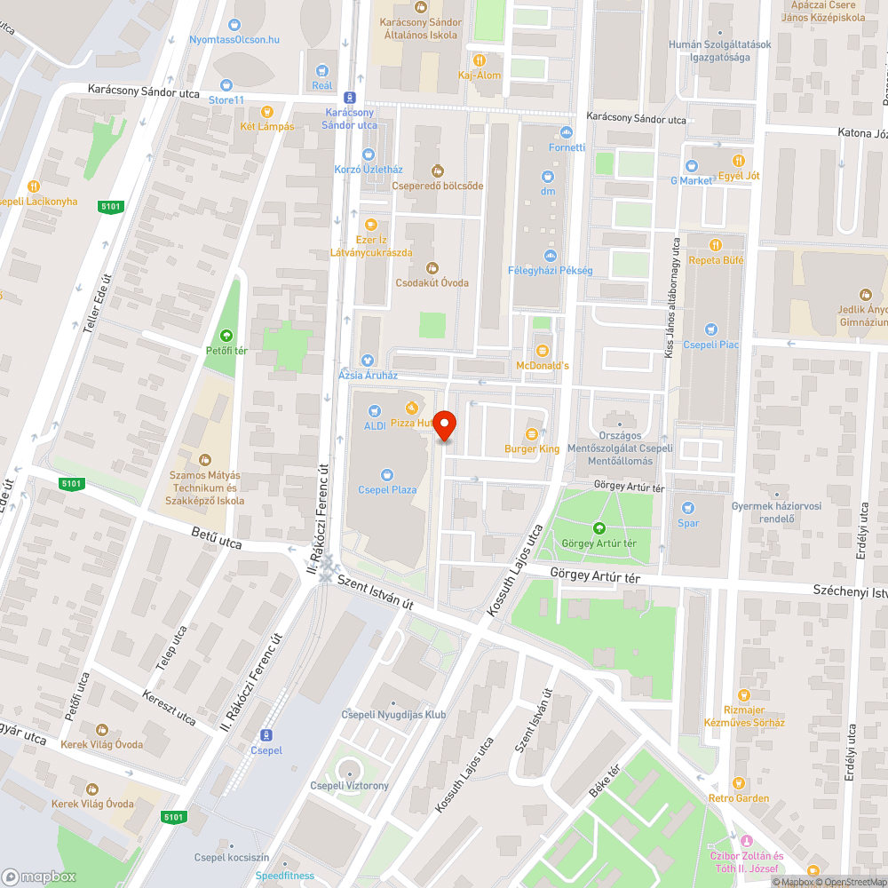 Csepel Plaza főbejárata előtti aszfalt katyú bejelentés helye