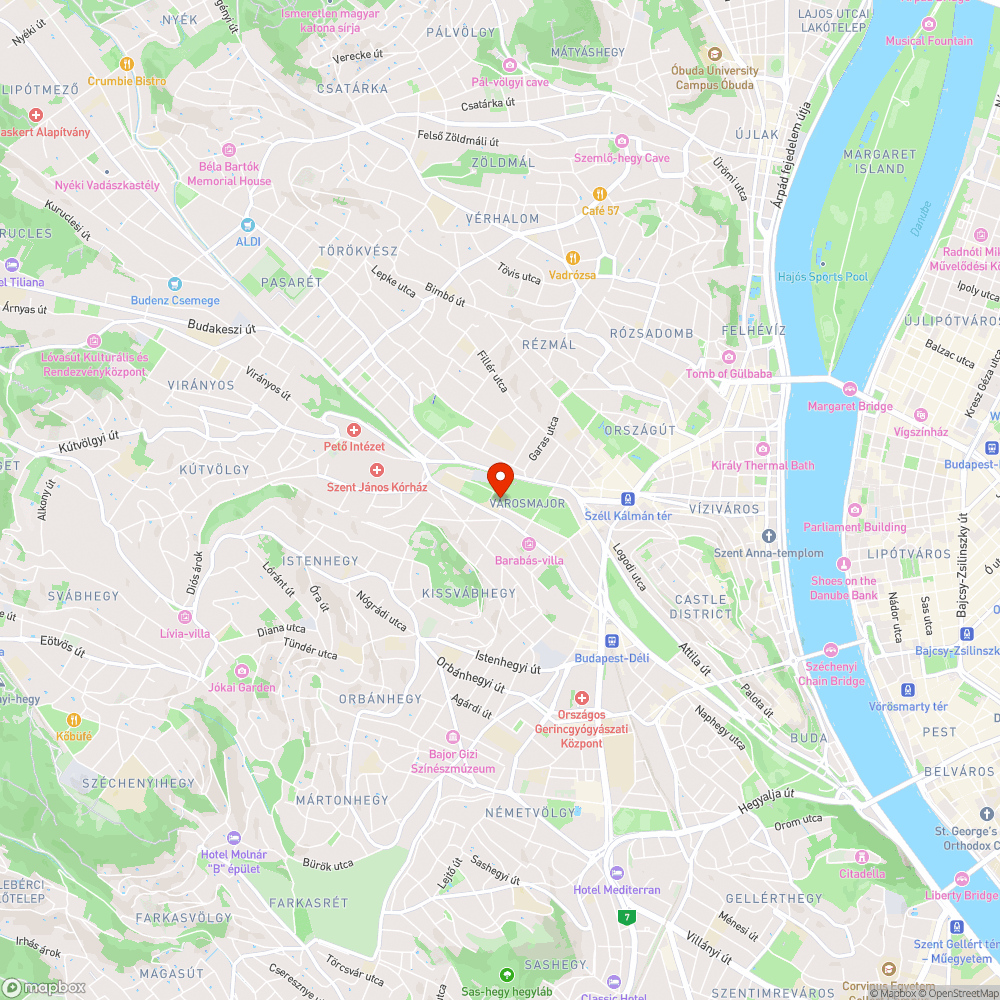 Gyűlölködő felirat egy padon, közterületen bejelentés helye