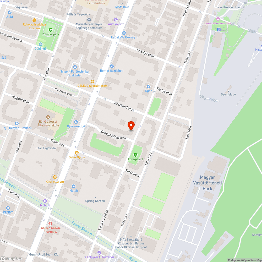 Régi rossz állpotú, repedezett fedlap bejelentés helye