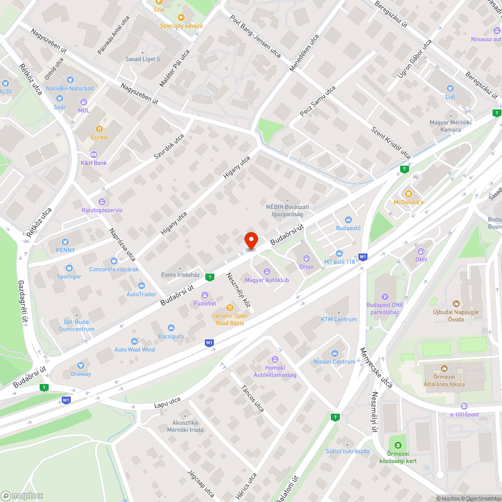 Kátyú az autóklub előtt bejelentés helye