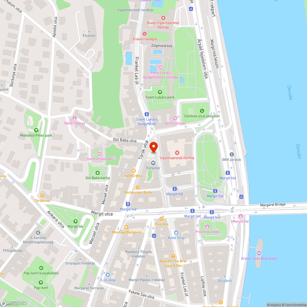 Török utcai könyvtár előtti kuka alja levált bejelentés helye