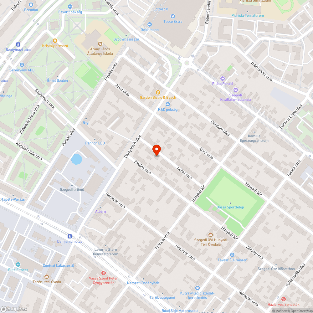 Rég lejárt műszakiú zöld területen parkoló autó bejelentés helye