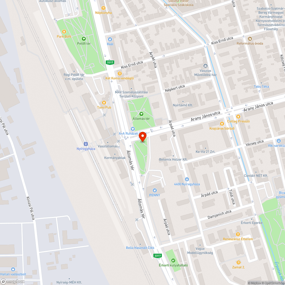 Szemét egy kátyús járda mellett az Állomassal szemben bejelentés helye