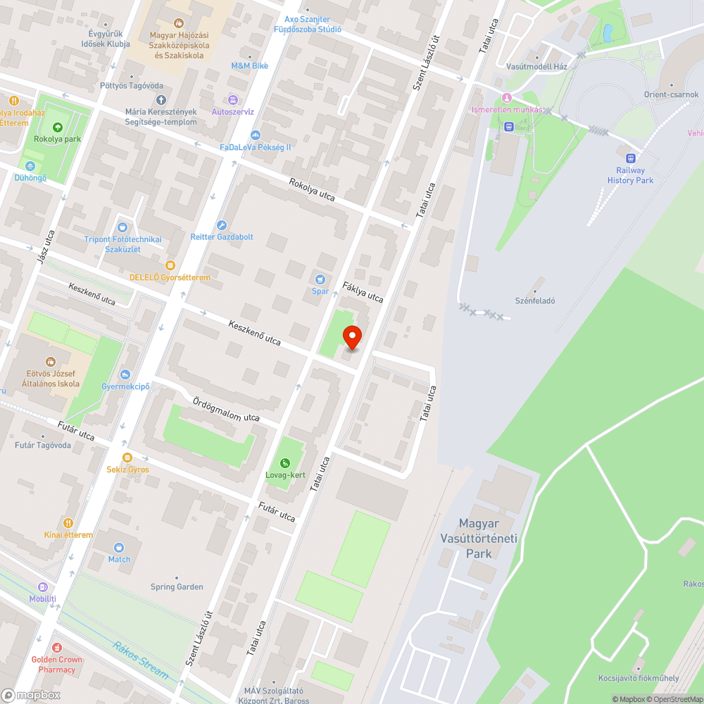 Hónapok óta járdán parkoló rendszám nélküli autó bejelentés helye