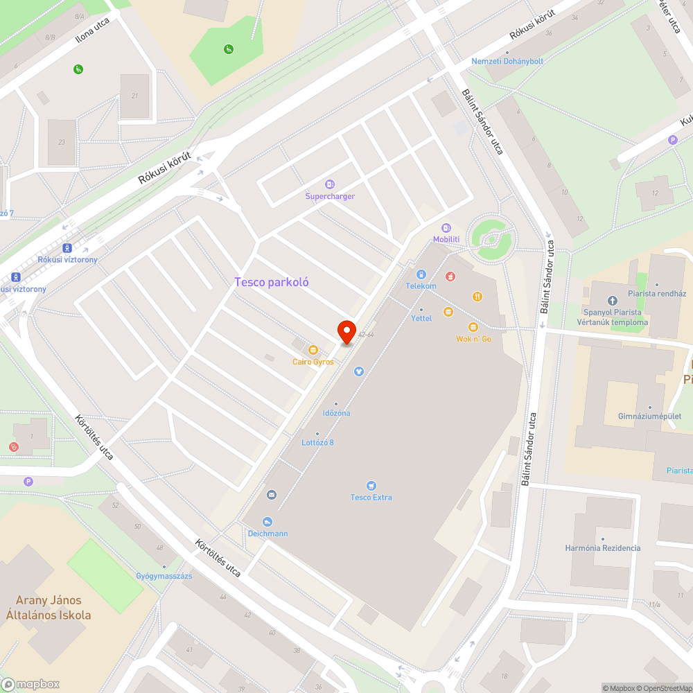 Beszakadt a járda - Tesco előtt bejelentés helye