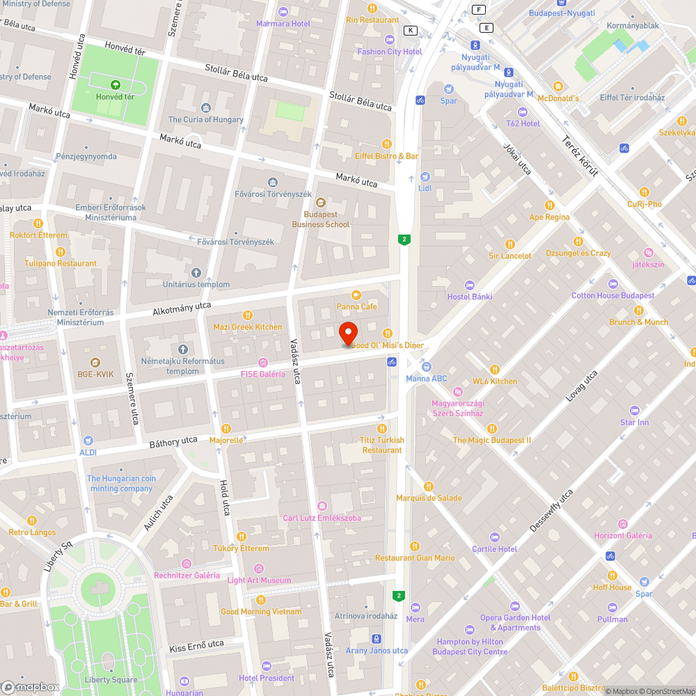 Megsérült, mocskos szemetes bejelentés helye