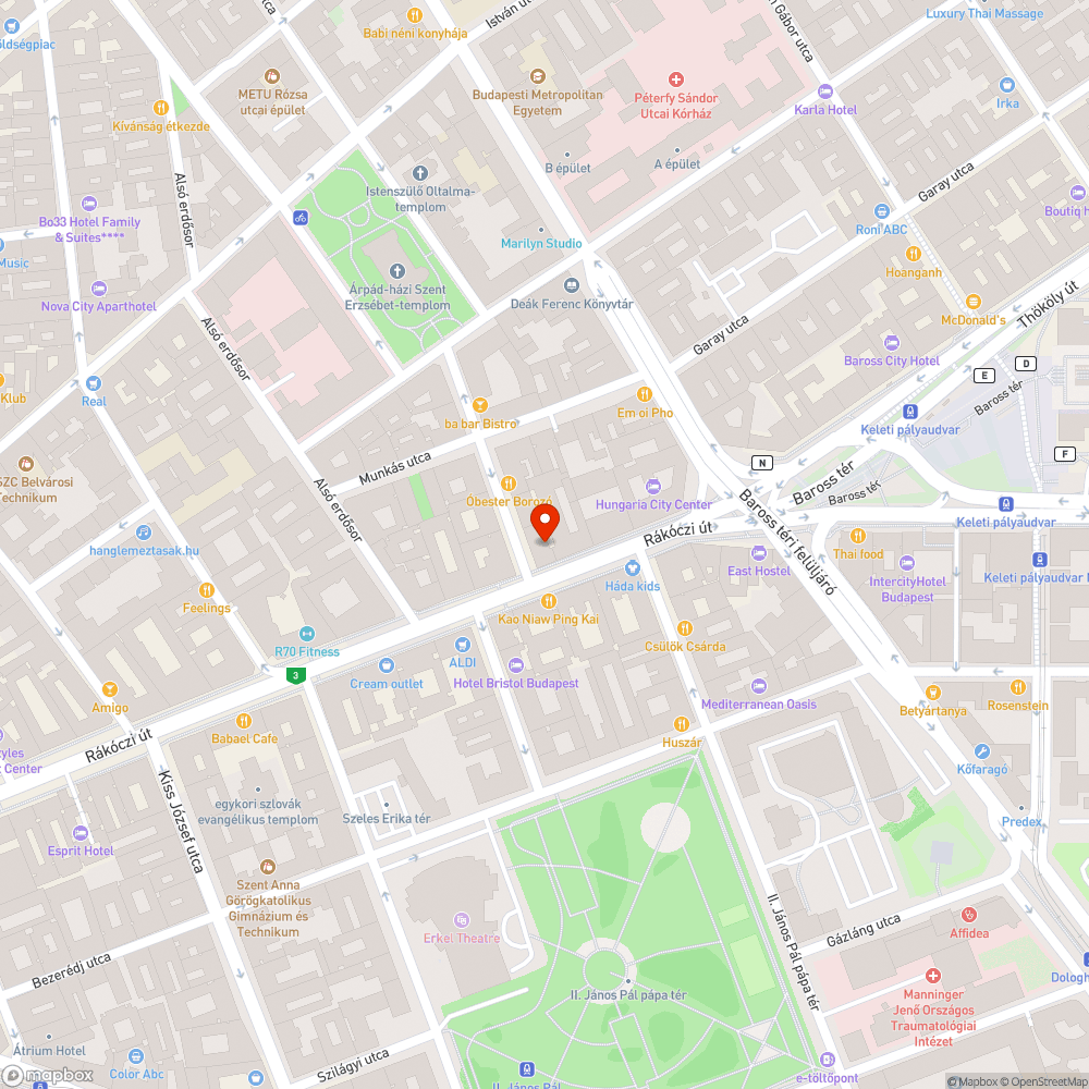 Sérült, kiálló fedlap bejelentés helye