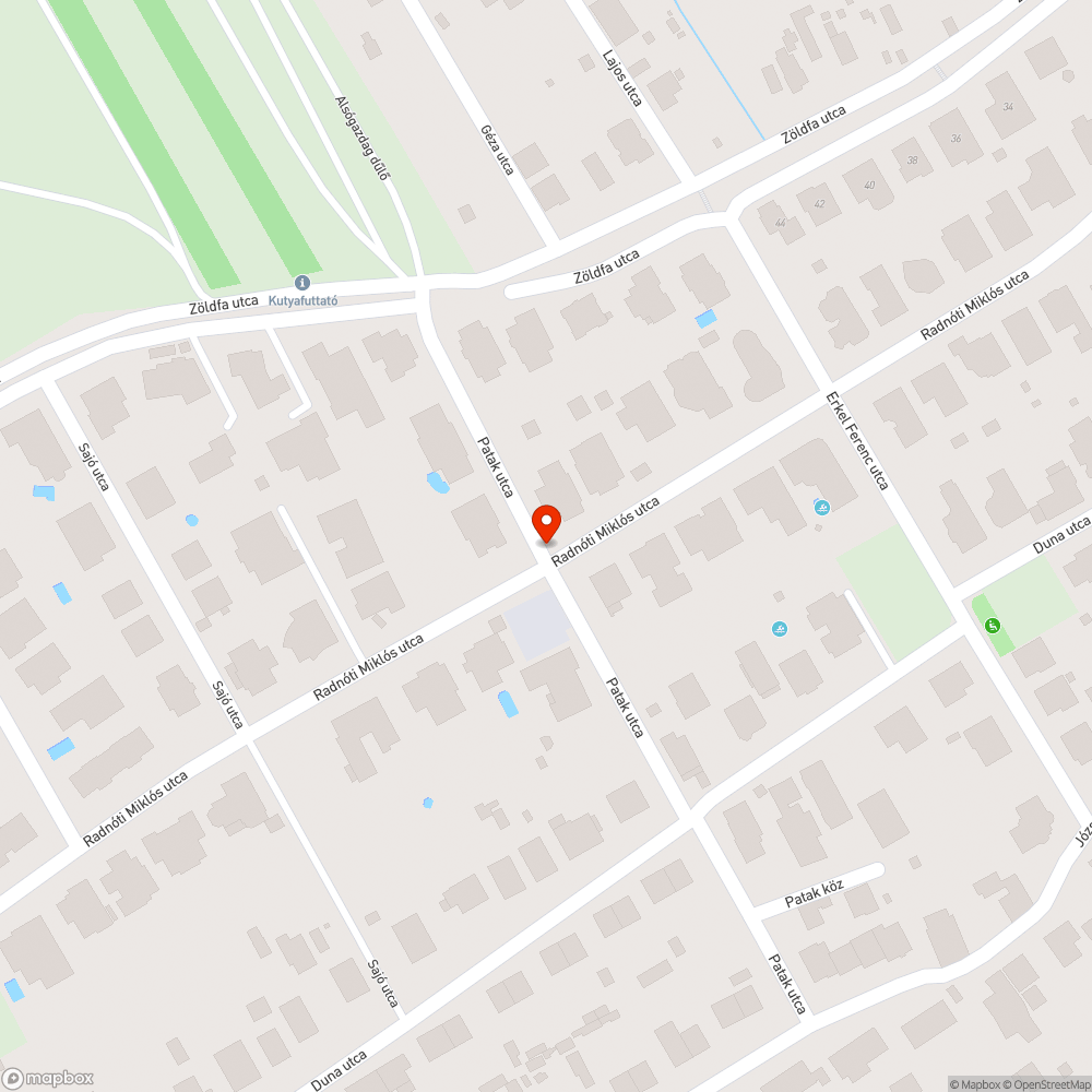 Csatorna/vízelzáró tető melletti kátyú bejelentés helye