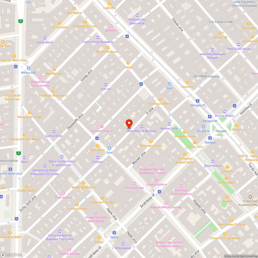 Jelöletlen hatalmas lyuk a járda mellett bejelentés helye